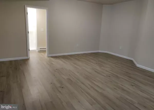 Marcus Hook, PA 19061,122 E RIDGE RD #A2