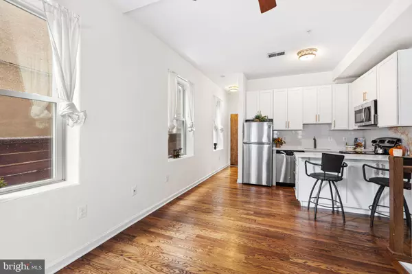 Philadelphia, PA 19147,729 S 12TH ST #101