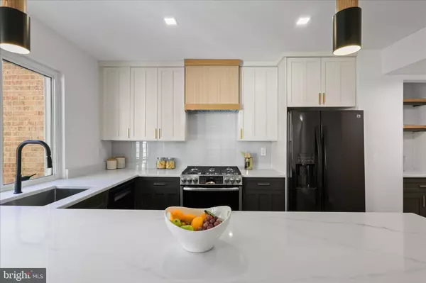 Reston, VA 20190,11152 FOREST EDGE DR