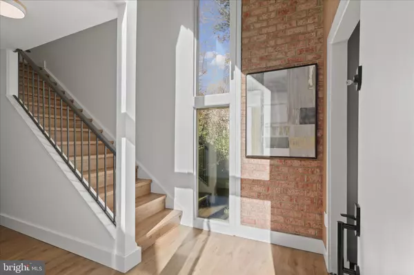 Reston, VA 20190,11152 FOREST EDGE DR