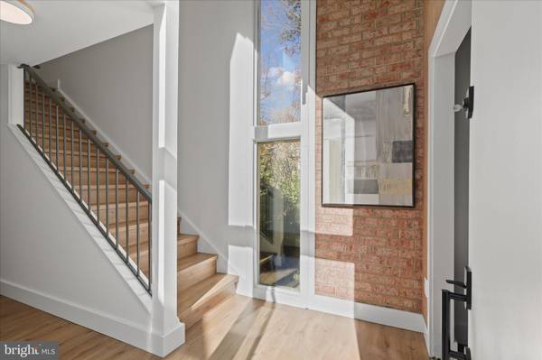 Reston, VA 20190,11152 FOREST EDGE DR