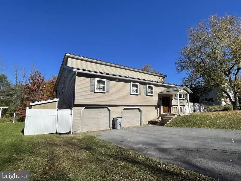 12 PARK DR, Lock Haven, PA 17745