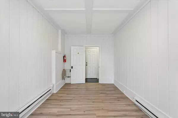 Phoenixville, PA 19460,18 GAY ST #B