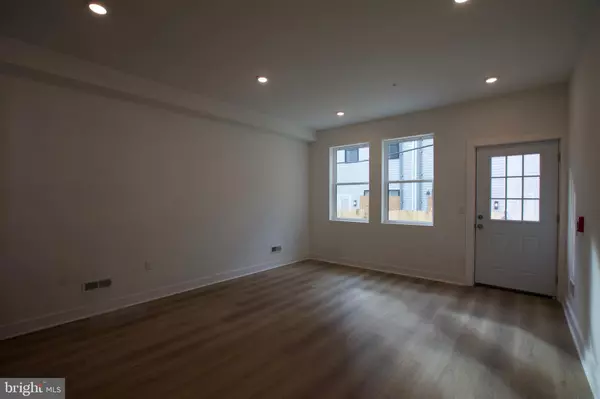 Philadelphia, PA 19133,1224 W SILVER ST #1