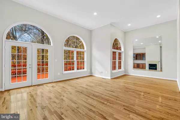 Potomac, MD 20854,11418 CEDAR RIDGE DR