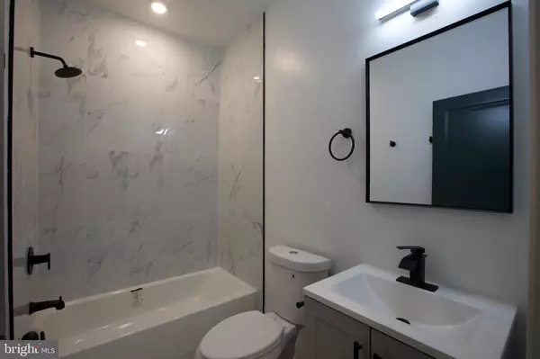 Philadelphia, PA 19133,1224 W SILVER ST #2