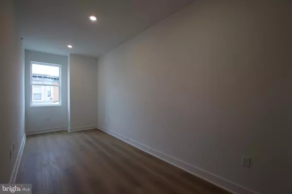 Philadelphia, PA 19133,1224 W SILVER ST #2