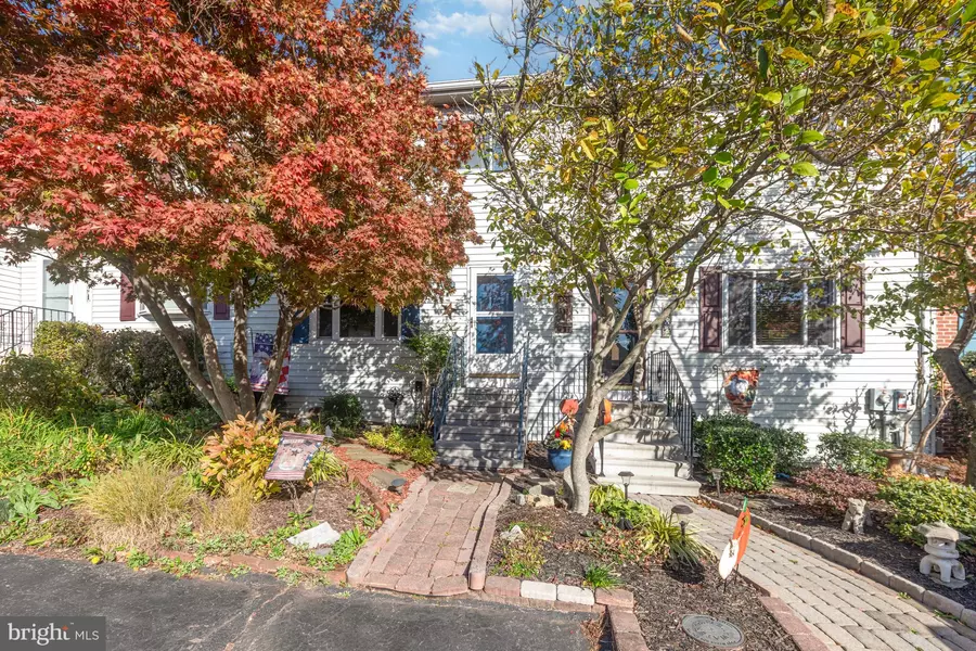 46 BILL DUGAN DR, Etters, PA 17319