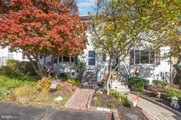 46 BILL DUGAN DR, Etters, PA 17319