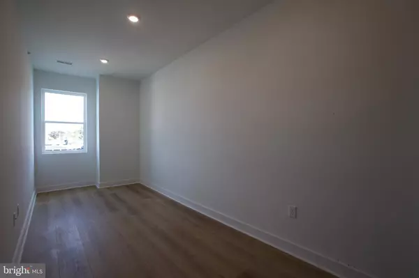 Philadelphia, PA 19133,1224 W SILVER ST #3