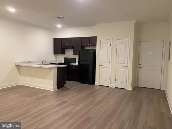 Chester, MD 21619,1812 MAIN ST #203