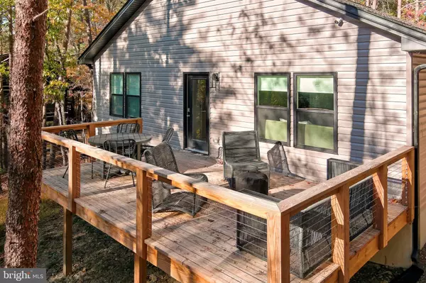 Basye, VA 22810,395 DELORIS RD