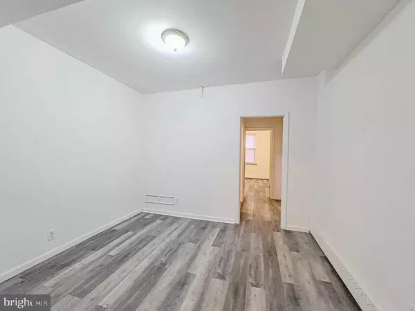 Laurel Springs, NJ 08021,38 BROADWAY #B