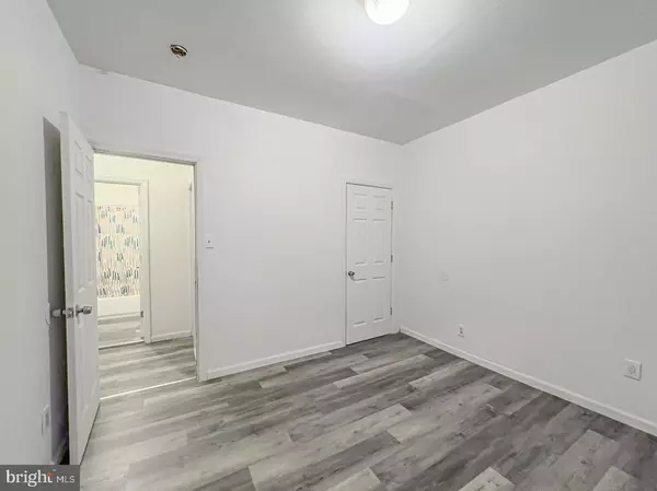 Laurel Springs, NJ 08021,38 BROADWAY #A