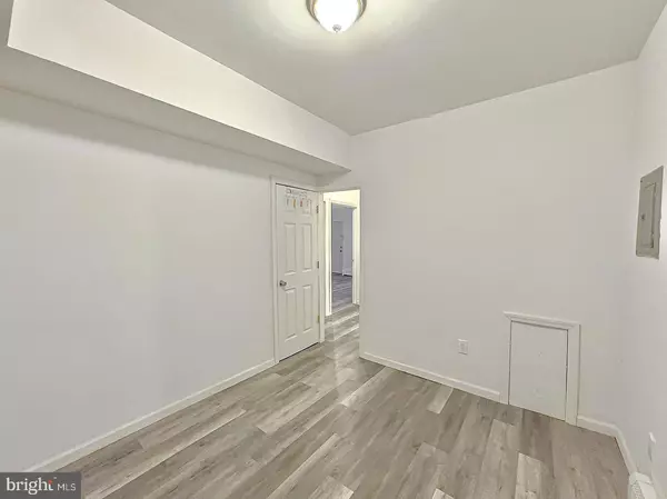 Laurel Springs, NJ 08021,38 BROADWAY #A