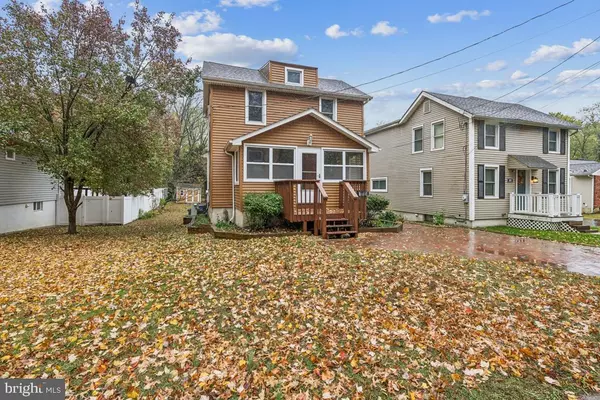 Moorestown, NJ 08057,106 PINE ST