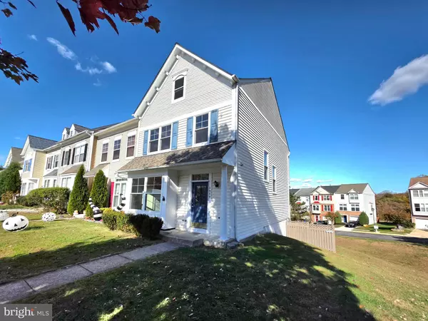 3989 HARTLAKE ST, Woodbridge, VA 22192