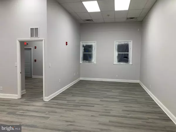 Clinton, MD 20735,7907 OLD BRANCH AVE