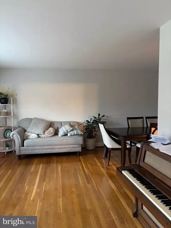 Rockville, MD 20853,14204 LONDON LN