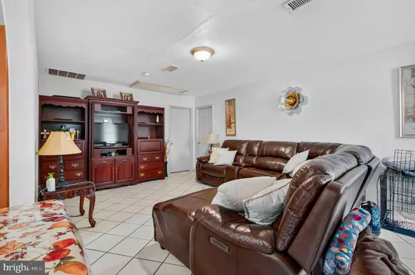 New Egypt, NJ 08533,4 FIFTH ST