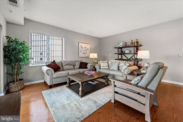 Leesburg, VA 20176,19375 CYPRESS RIDGE TER #207