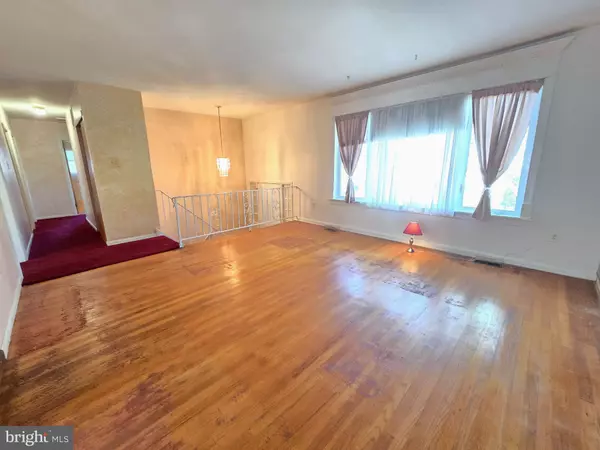 Cherry Hill, NJ 08002,223 W MIAMI AVE