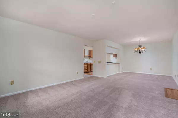 Newark, DE 19702,1404 WATERS EDGE DR #164