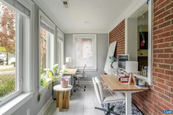 Charlottesville, VA 22903,203 RAYMOND AVE