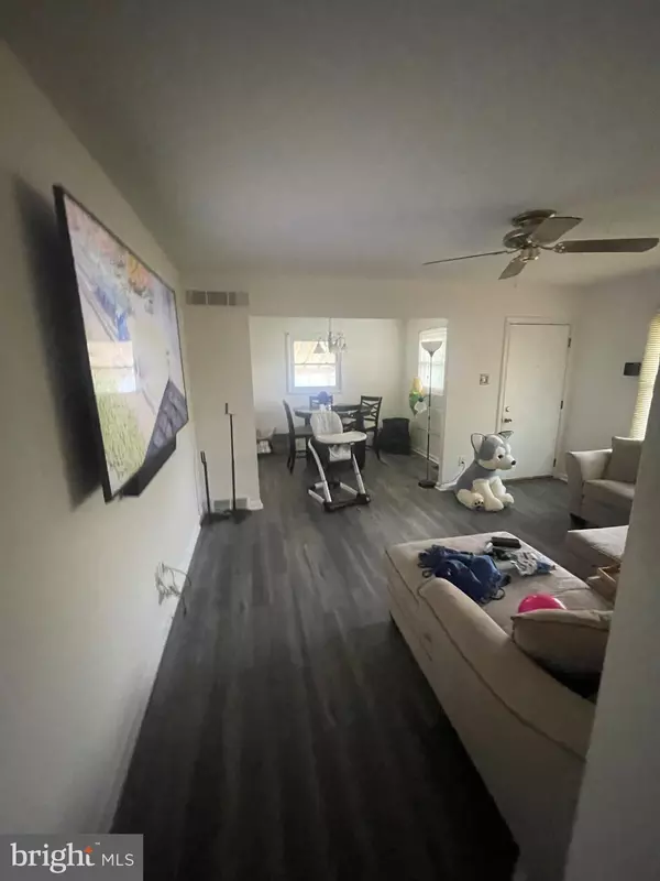 New Castle, DE 19720,8 VICAR LN