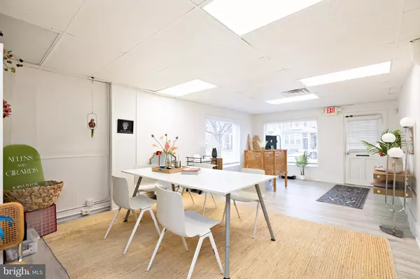 Collingswood, NJ 08108,267 HADDON AVE