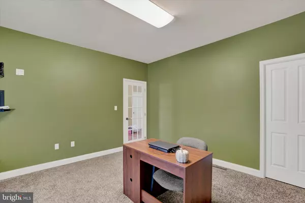 York, PA 17404,937 WETHERBURN DR