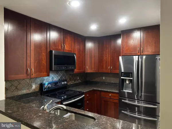 7802 HARROWGATE CIR #C, Springfield, VA 22152