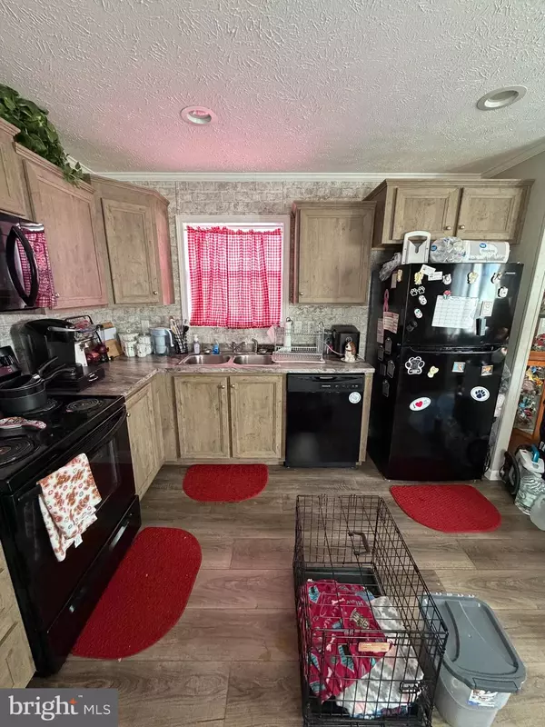 Mertztown, PA 19539,4 ROTH AVE