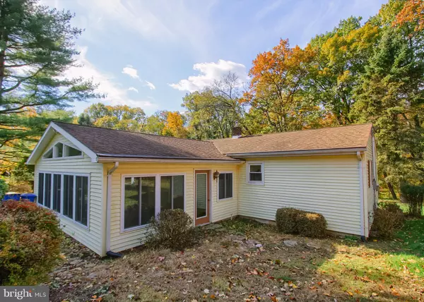 Harrisburg, PA 17111,740 SHADY DR