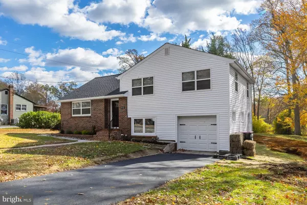 212 SUMMIT AVE, Blackwood, NJ 08012