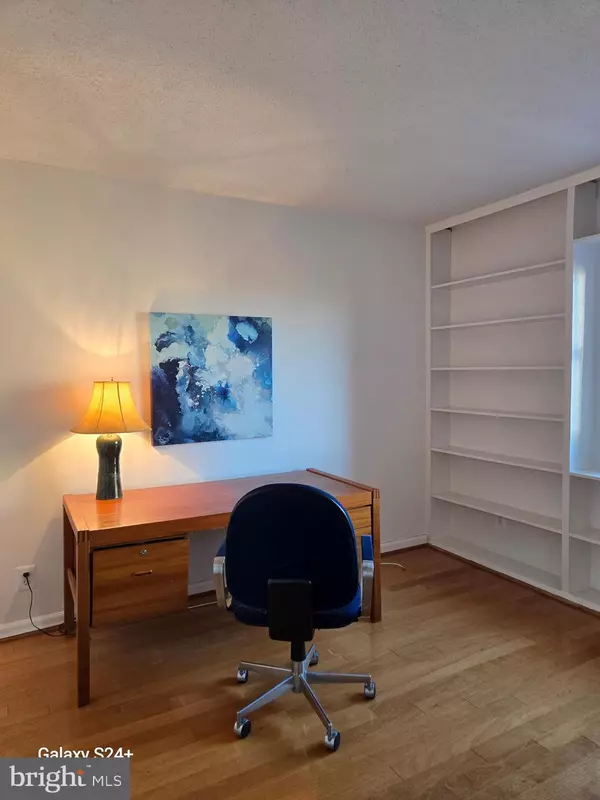 Alexandria, VA 22303,5902 MOUNT EAGLE DR #801