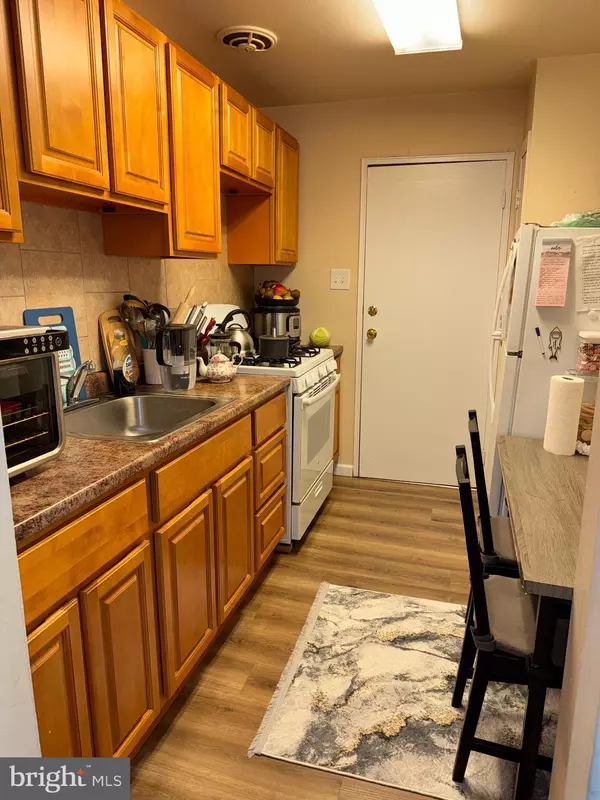 Philadelphia, PA 19152,2201 STRAHLE ST #C302