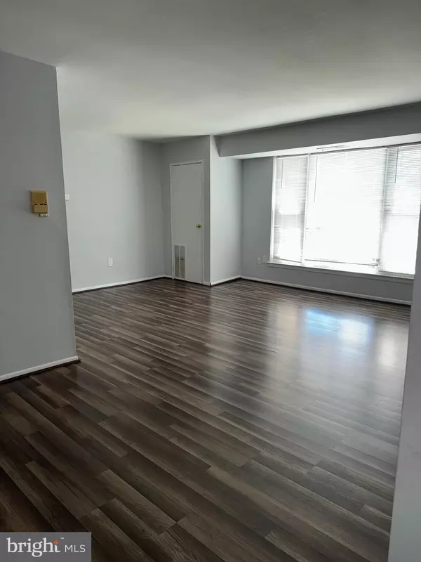 Philadelphia, PA 19152,2201 STRAHLE ST #C302