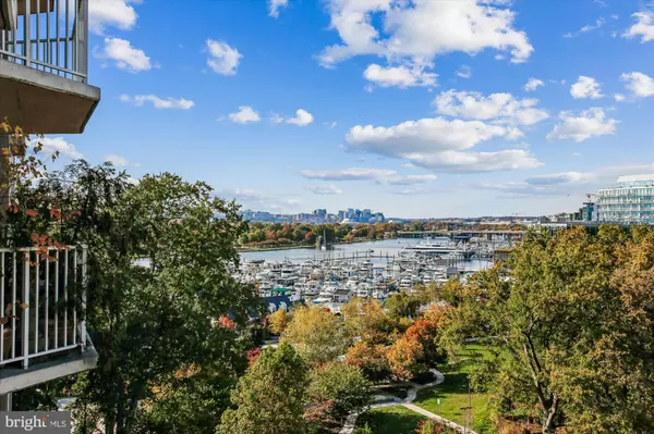 560 N ST SW #N803, Washington, DC 20024