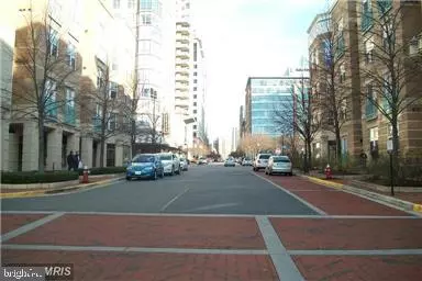 Reston, VA 20190,12000 MARKET ST #371