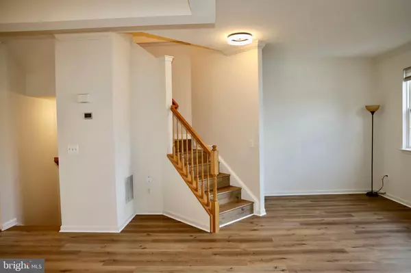 Woodbridge, VA 22191,15822 BOBOLINK DR