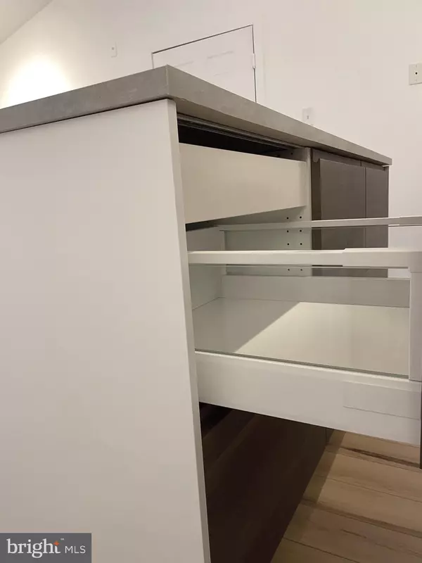 Alexandria, VA 22302,3310 WYNDHAM CIR W #314