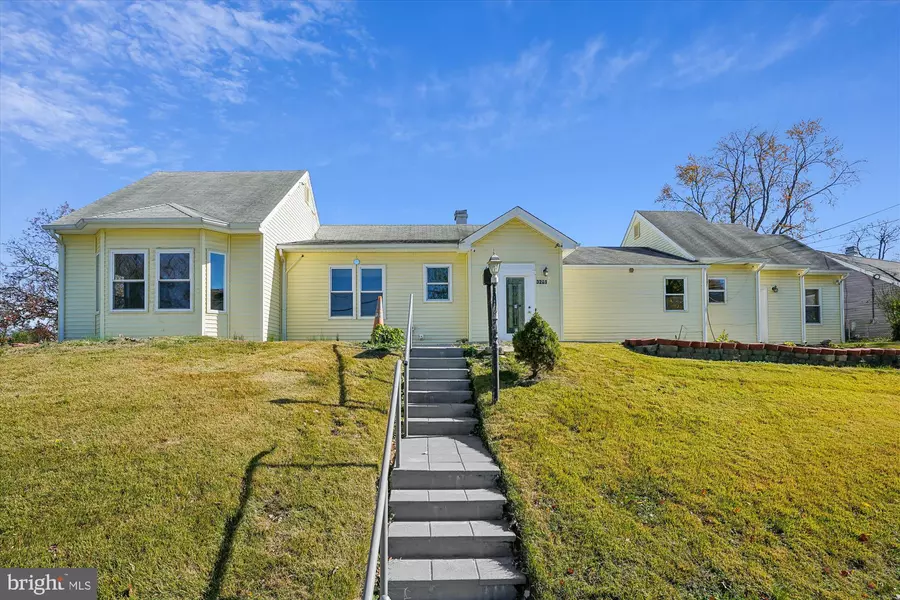 3201 NOTTAGE LN, Falls Church, VA 22042