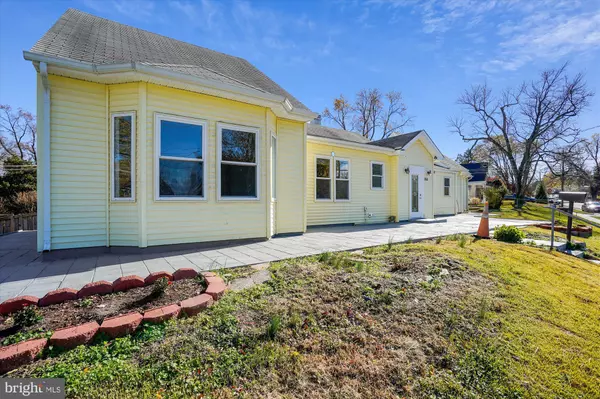 Falls Church, VA 22042,3201 NOTTAGE LN