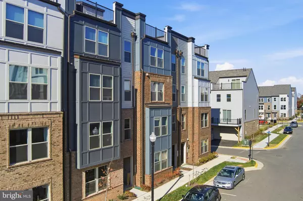 Herndon, VA 20170,2136 GLACIER RD