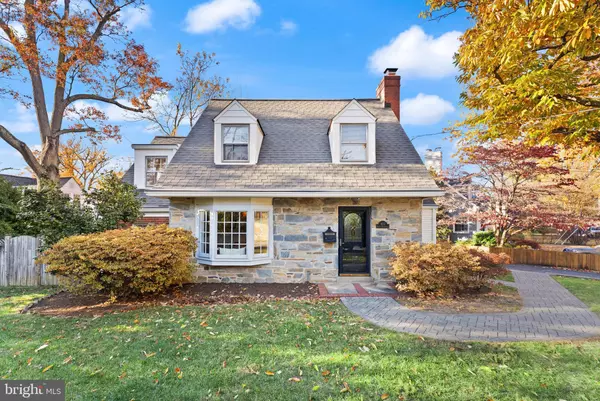 Arlington, VA 22205,850 N KENSINGTON ST N