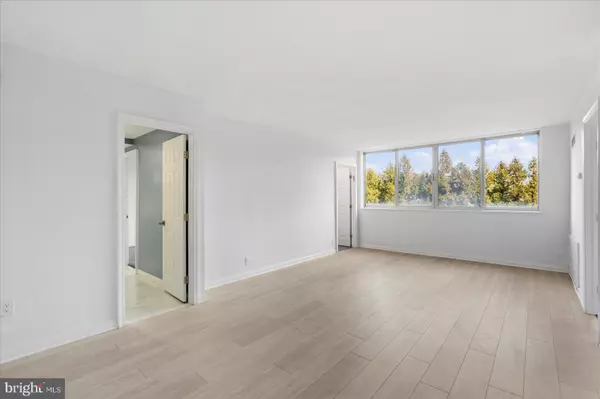 Baltimore, MD 21215,7111 PARK HEIGHTS AVE #305