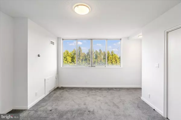 Baltimore, MD 21215,7111 PARK HEIGHTS AVE #305