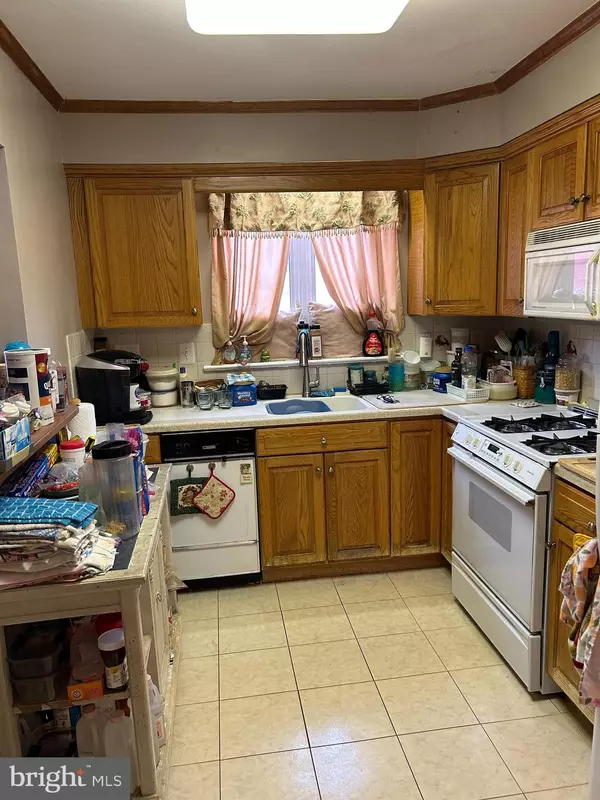 Philadelphia, PA 19152,2828 HOLME AVE