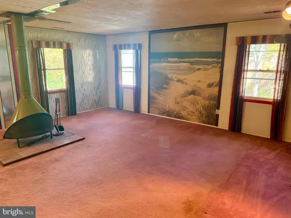 Springfield, VA 22153,8804 STRAUSE